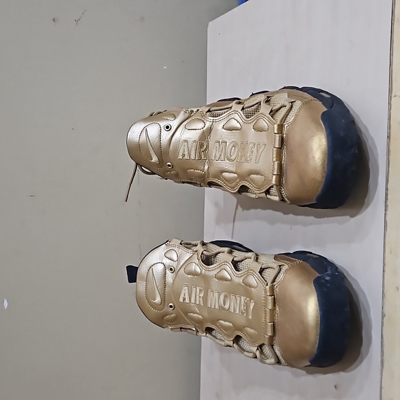 Sneakers - Picture 1 of 3